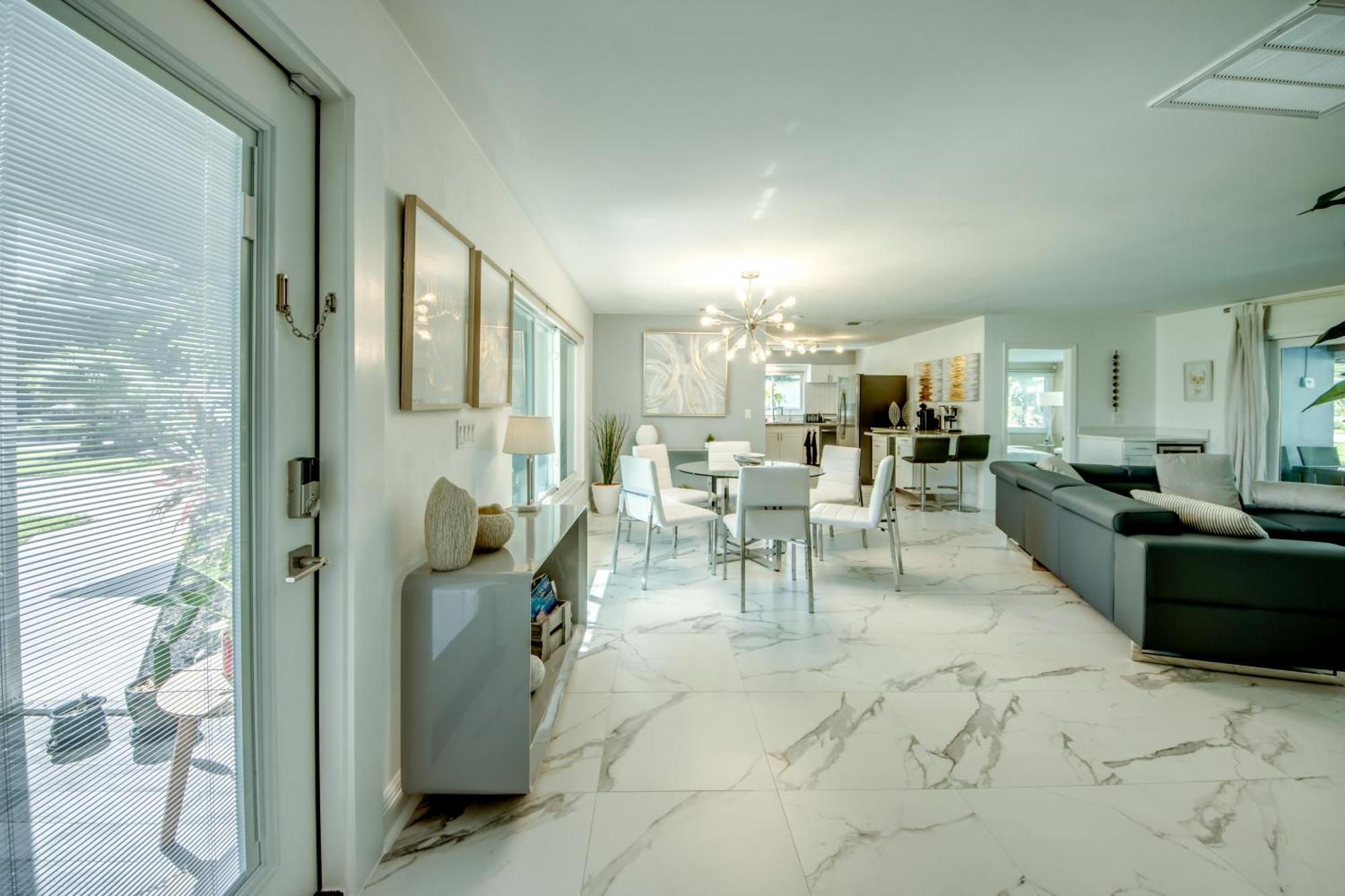 De Vil Cape Coral